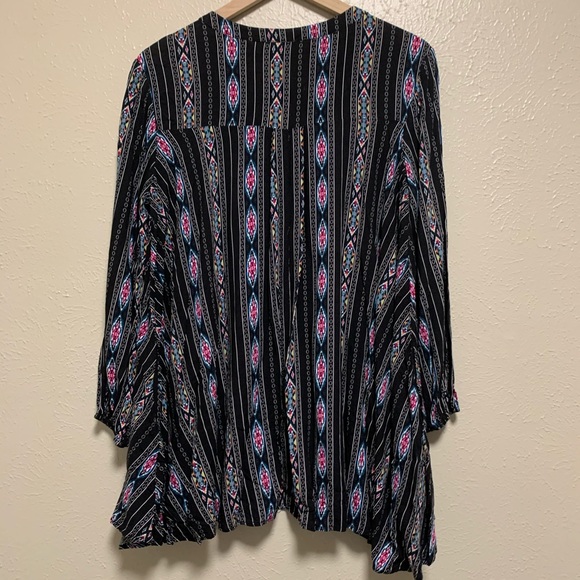JODIFL tribal print long sleeve flowy blouse - Picture 4 of 6
